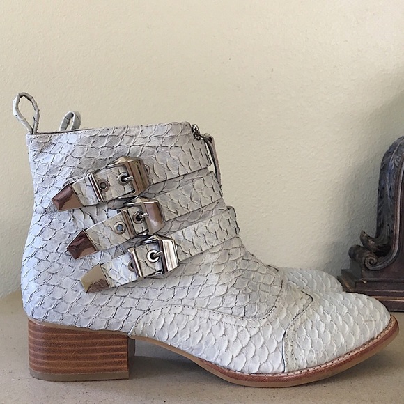 Jeffrey Campbell Shoes - NWOT JEFFREY CAMPELL “ALLMAN” BOOTIE